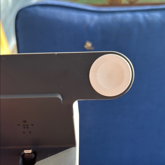 Belkin Dual-Tone Device Dock - Picture 3 of 5